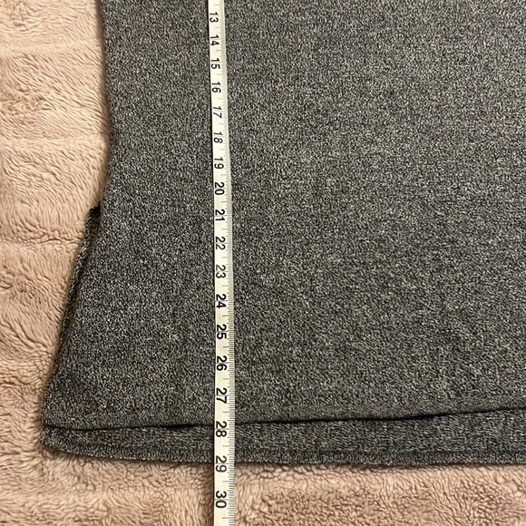 Aritzia Babaton wool and linen blend soft knit v-neck sweater - Picture 5 of 7